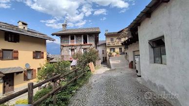Villa di 150 m² con 4 locali e box auto a Jovencan