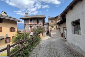 Villa di 150 m² con 4 locali e box auto a Jovencan