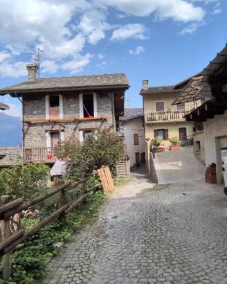 Villa di 150 m² con 4 locali e box auto a Jovencan