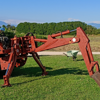 Escavatore da trattore