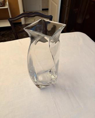 Vaso Design in Vetro a Torsione