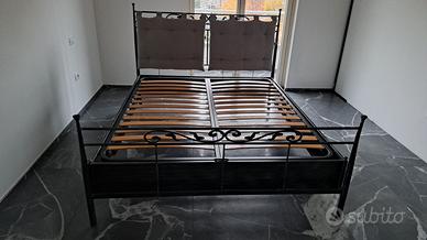 Letto elegante in ferro battuto