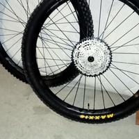 Ruote complete Raceface AR30 Offset 