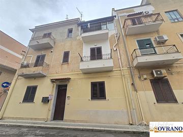 P. MONDELLO: APPARTAMENTO PIANO RIALZATO CON