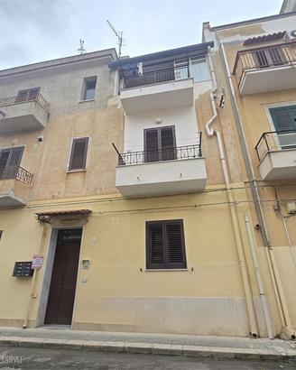 P. MONDELLO: APPARTAMENTO PIANO RIALZATO CON