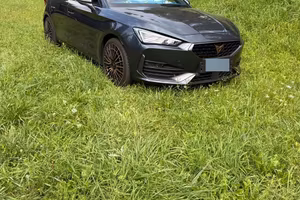 CUPRA Leon 2024 – 204 CV Benzina/Plug-in Hybrid