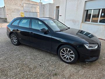 AUDI A4 Avant 35 TDI S TRONIC S LINE 
