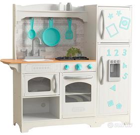 Cucina giocattolo