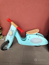 Bicicletta in legno senza pedali