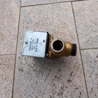 Valvola tre vie caldaia