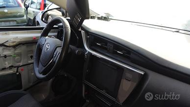 RICAMBI PER AUTOVETTURA TOYOTA AURIS HYBRID 1.8 BE