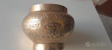 vaso piccolo in ottone lavorato a mano egiziano  