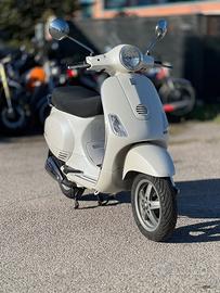 Piaggio Vespa LX 150