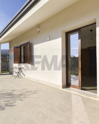 Villa o villino - Aci Sant'Antonio