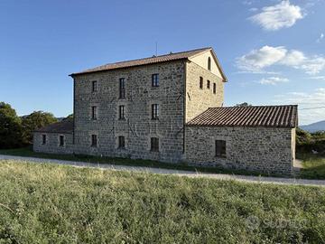 Appartamento di 320 m² con più di 5 locali e posto