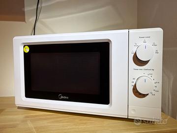 Microonde Midea a libera installazione nuovo 700w