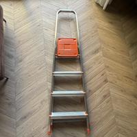 Scala alluminio 3+1 gradini