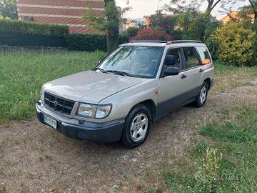 Subaru Forester  2 0 4wd 133.000km tetto pano