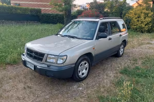 Subaru Forester  2 0 4wd 133.000km tetto pano