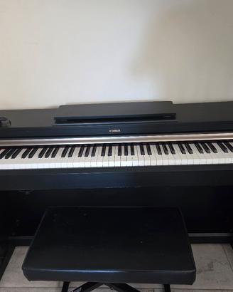 pianoforte Yamaha arius ydp-162