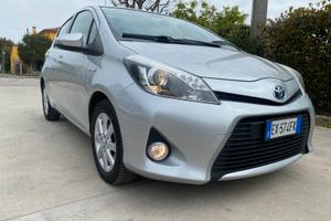 Toyota Yaris Hybrid 2014