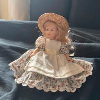 Bambola vintage in porcellana