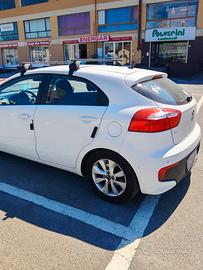 auto  Kia rio gpl