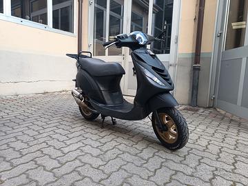 piaggio zip 