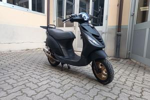 piaggio zip 