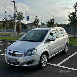 Opel zafira 7 posti