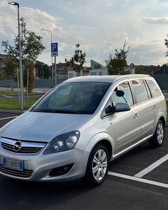 Opel zafira 7 posti