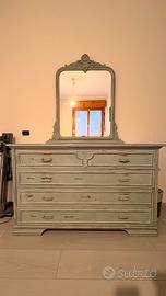 Comó restaurato stile shabby.