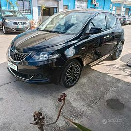 Lancia Ypsilon 1.0 FireFly 5 porte S&S Hybrid Silv