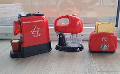 tris piccoli elettrodomestici giocattolo