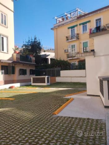 Bilocale arredato con box e terrazzino