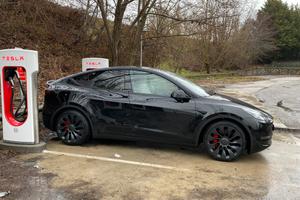 Tesla model y performance