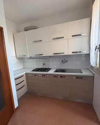 Cucina componibile completa di elettrodomestici