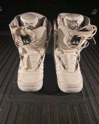 Scarponi snowboard donna  northwave taglia 39
