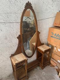 Specchiera con mensole in marmo