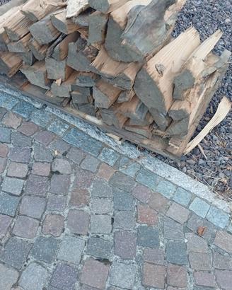 legna pronta per camini/stufe