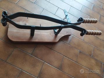 Porta prosciutto in metallo e legno