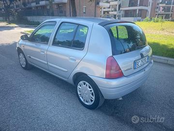 Renault clio