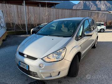 Ford max