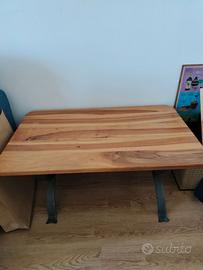 Tavolo basso con piedi ferro battuto