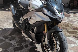 Aprilia Tuono V4