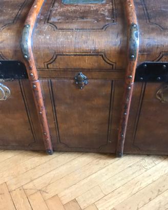 Baule da viaggio antico