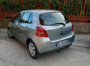 TOYOTA Yaris - 2007