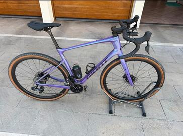 GRAVEL Giant REVOLT Perfetta