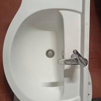 Lavandino con il rubinetto 100 cm