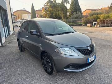 LANCIA Ypsilon 1.0 FireFly  S&S Hybrid Silver